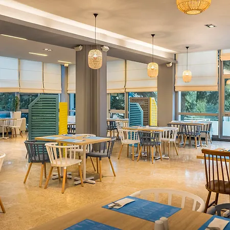 Sunny By Valamar, Ex Crystal Hotel 4*