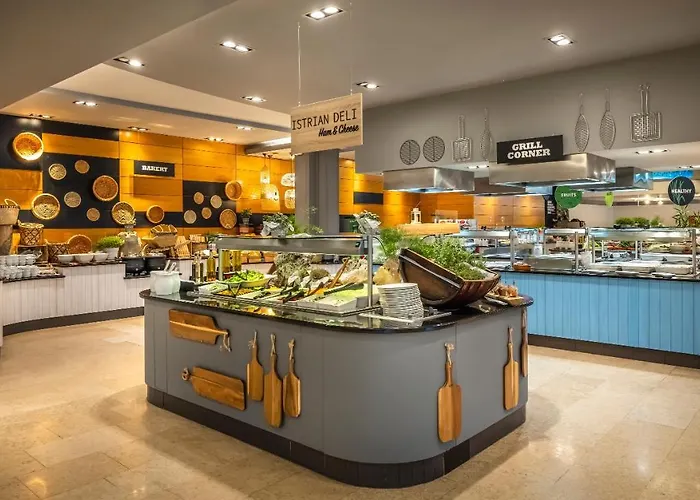 호텔 Valamar Crystal 4*