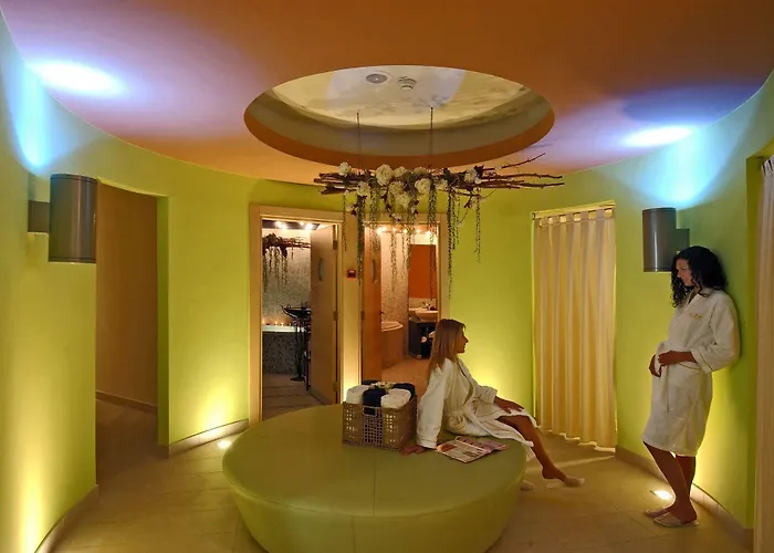 호텔 Valamar Crystal 4*